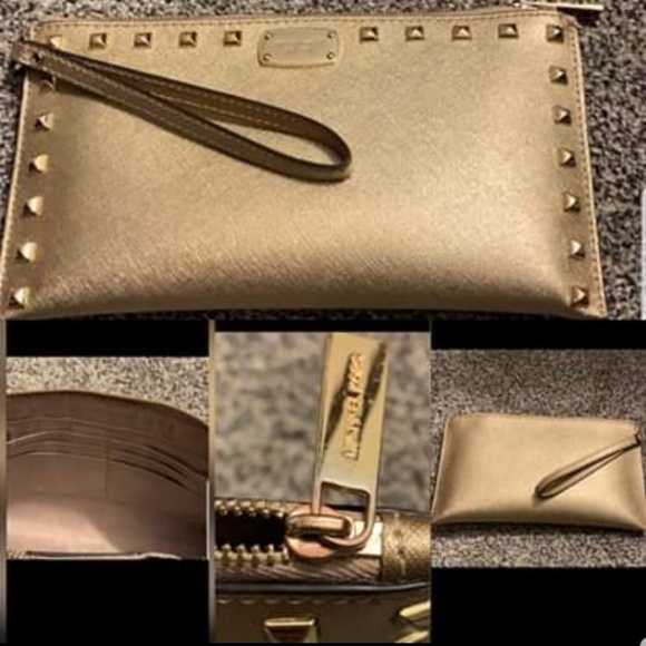 Michael Kors Handbags - Michael kors clutch